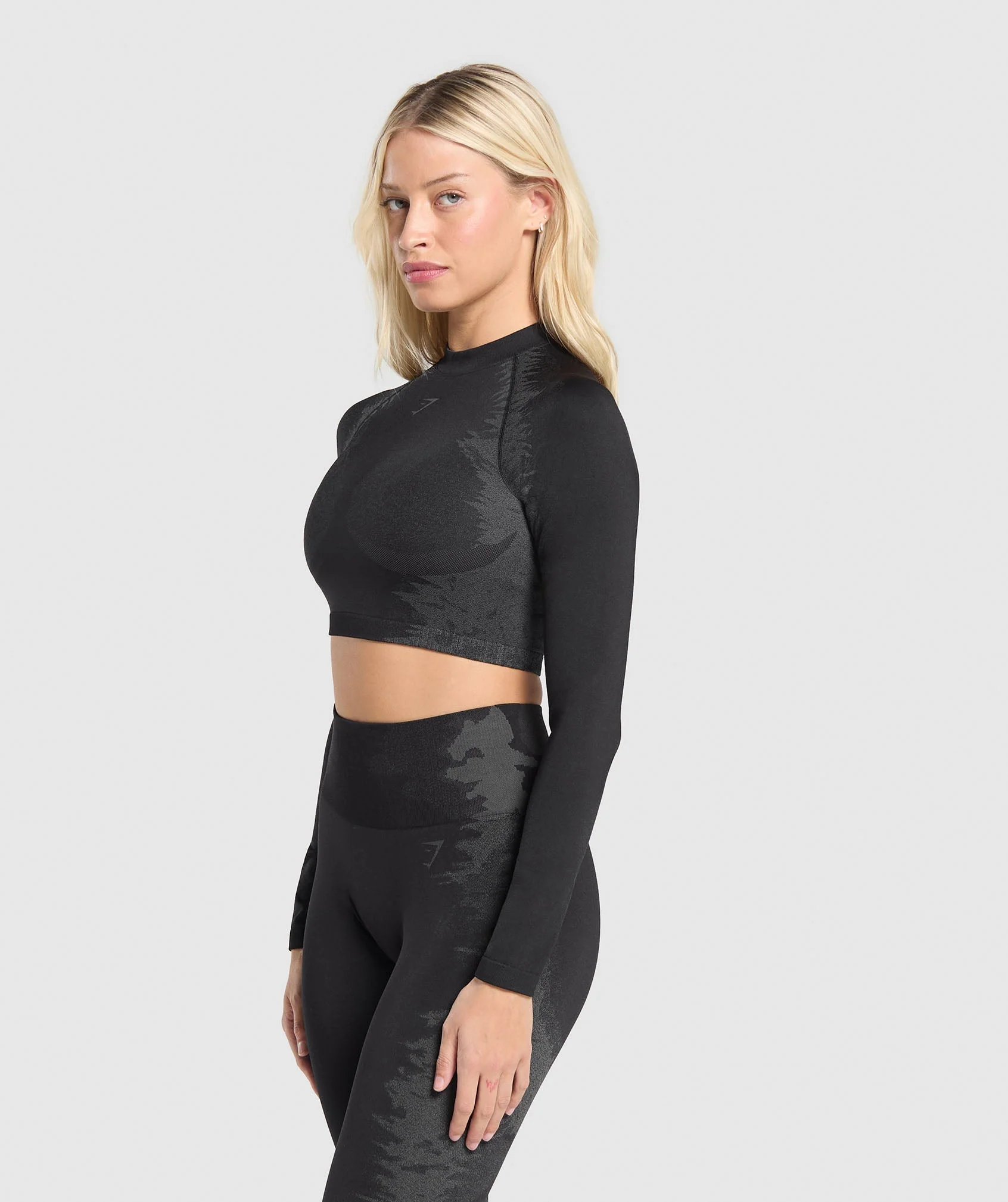 Caged Seamless Long Sleeve Crop Top