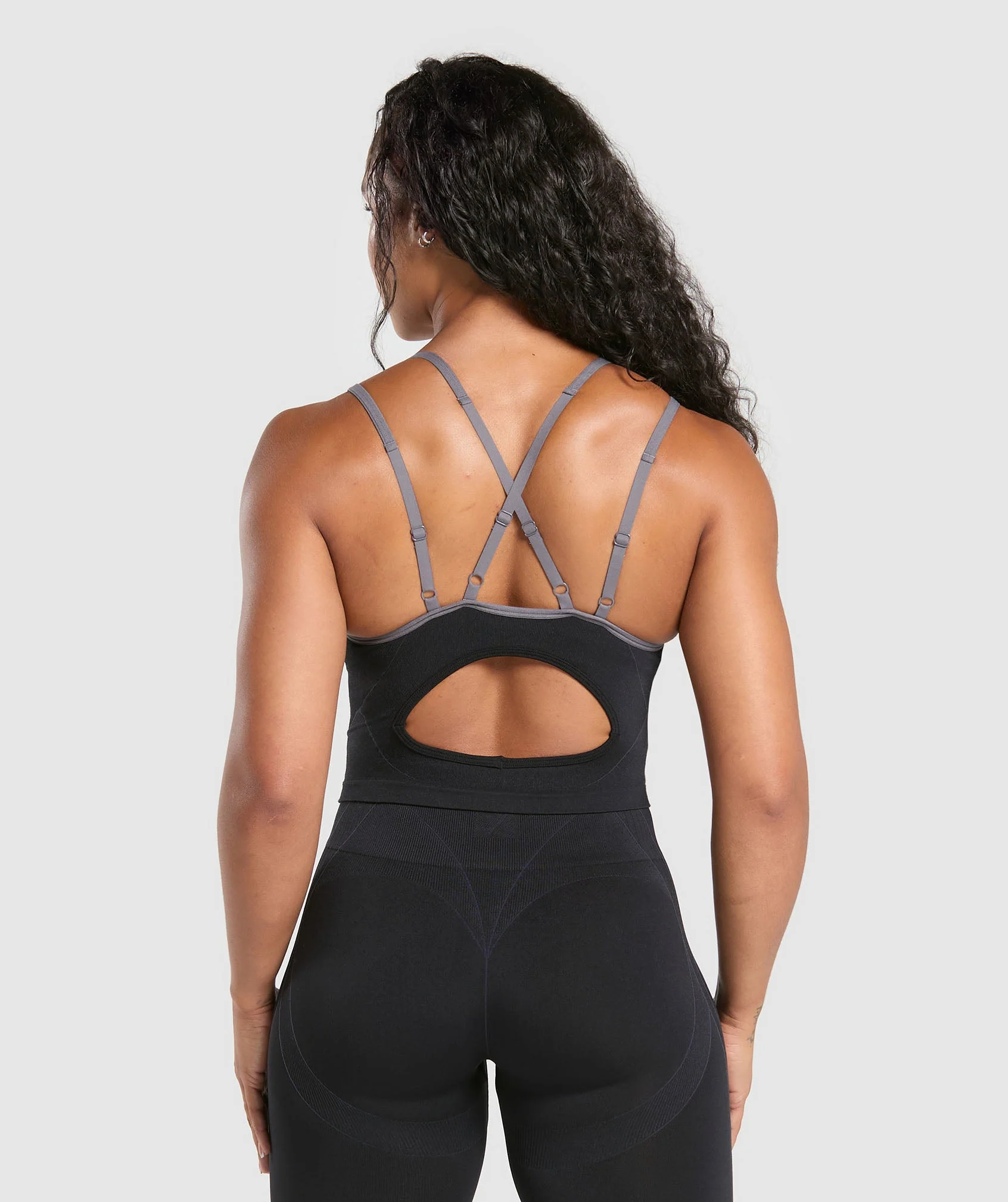 Apex Contrast Tank With Shelf