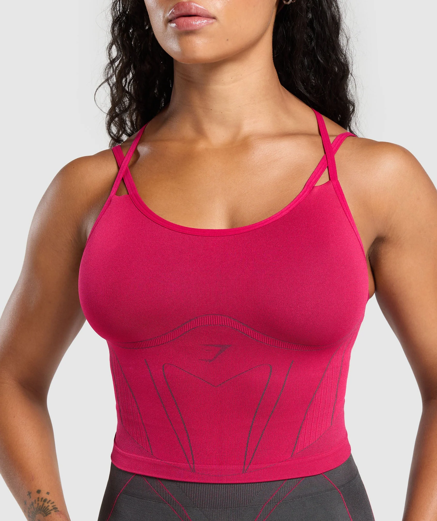 Apex Contrast Tank With Shelf