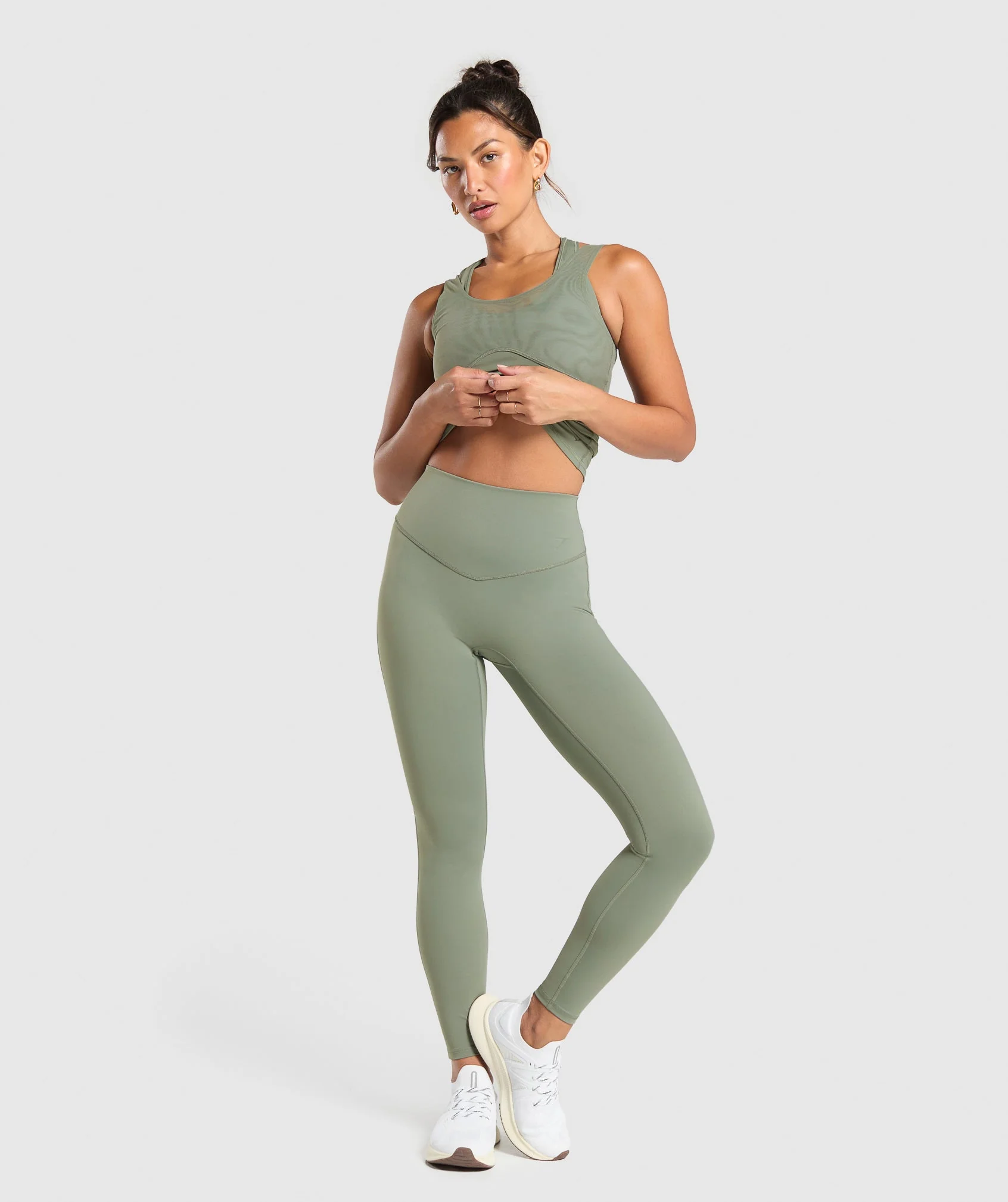 Elevate Tank With Shelf