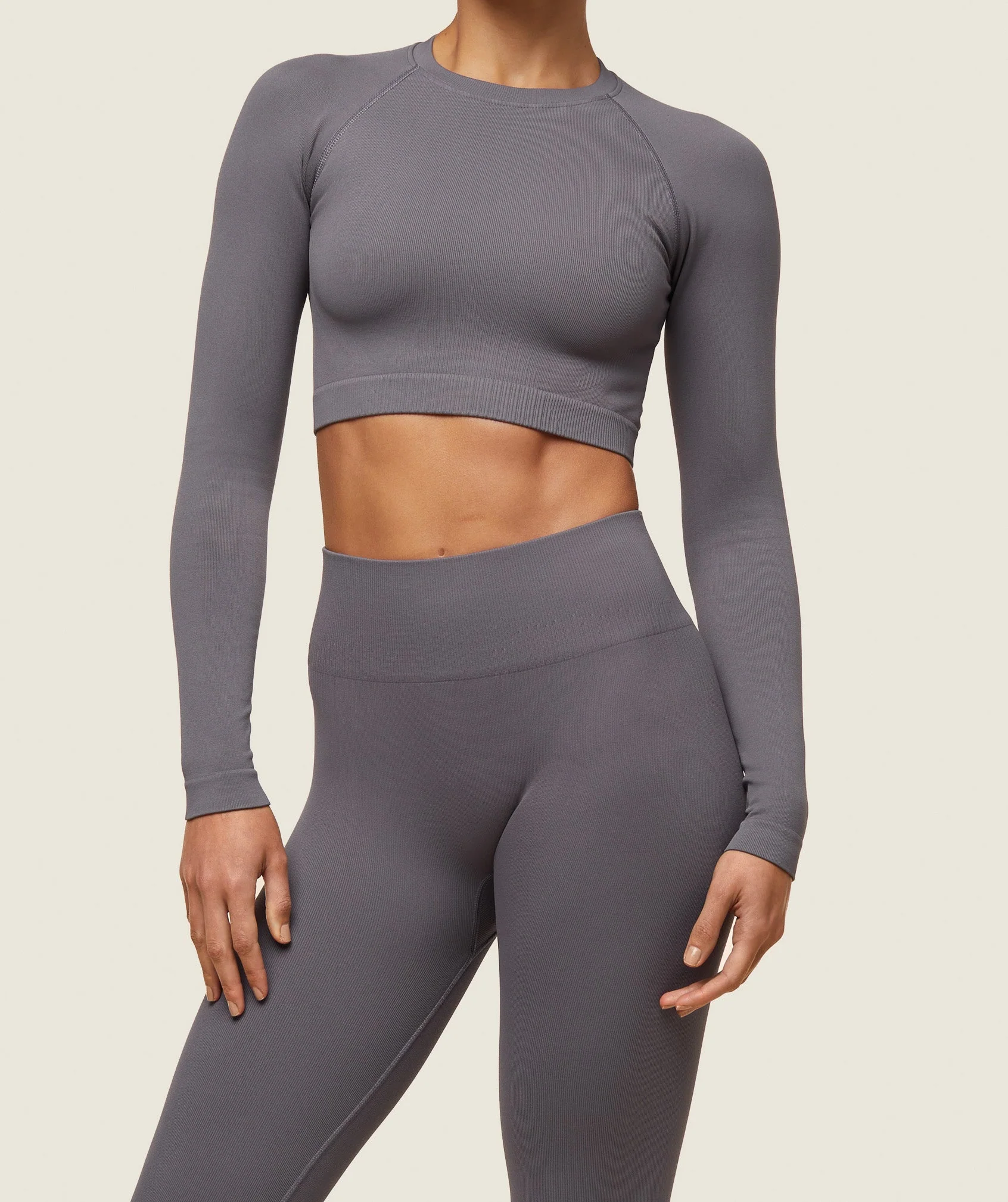 everywear Seamless Long Sleeve Crop Top