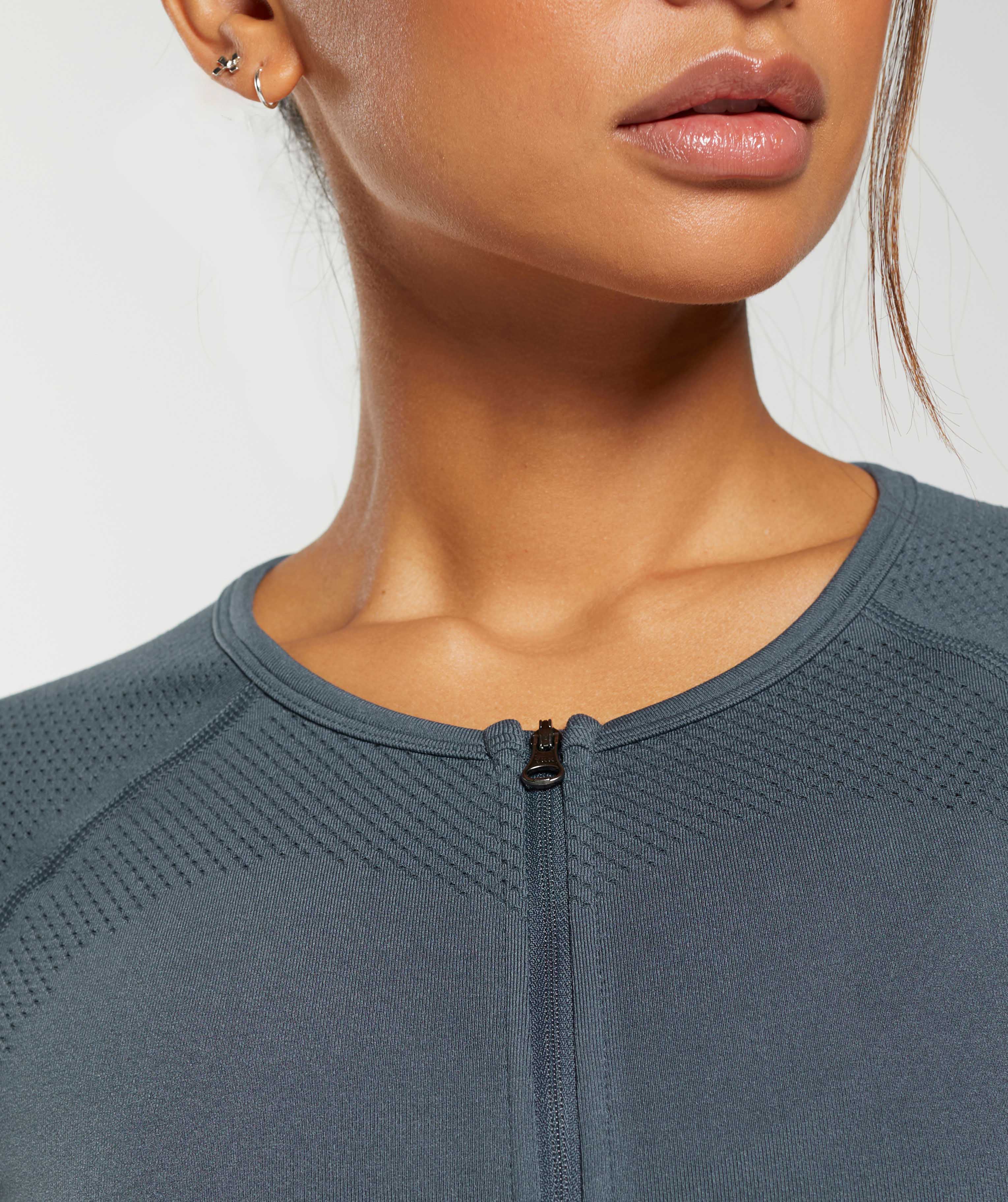 Sweat Seamless Long Sleeve Zip Crop Top