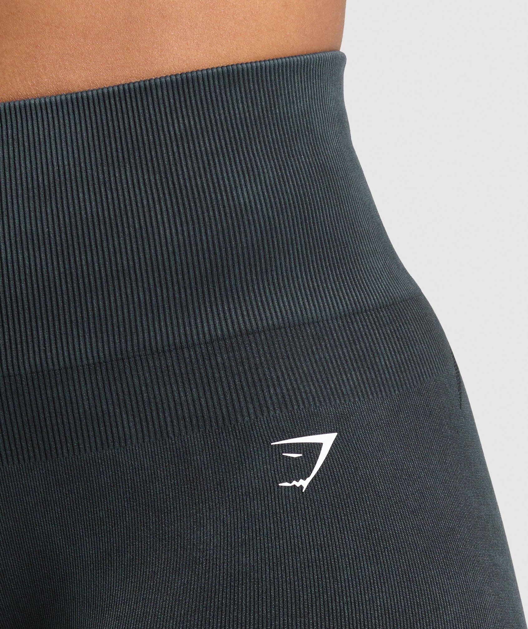 Gains Seamless Plain Shorts