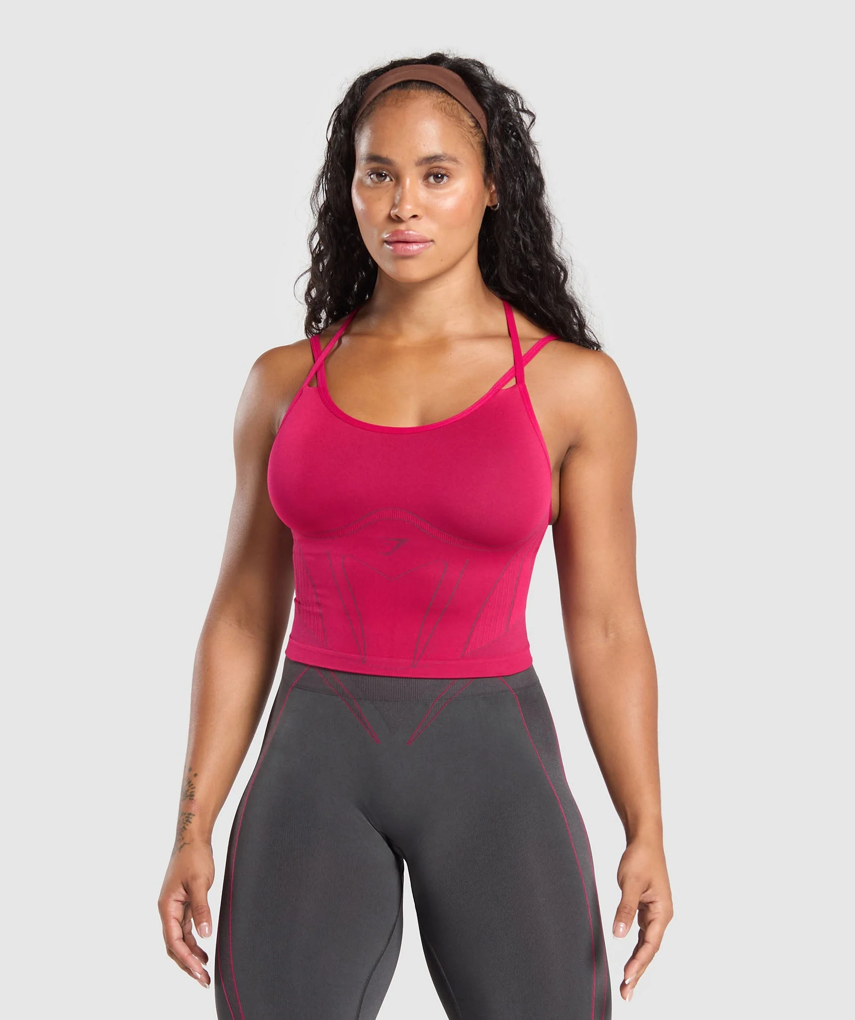 Apex Contrast Tank With Shelf