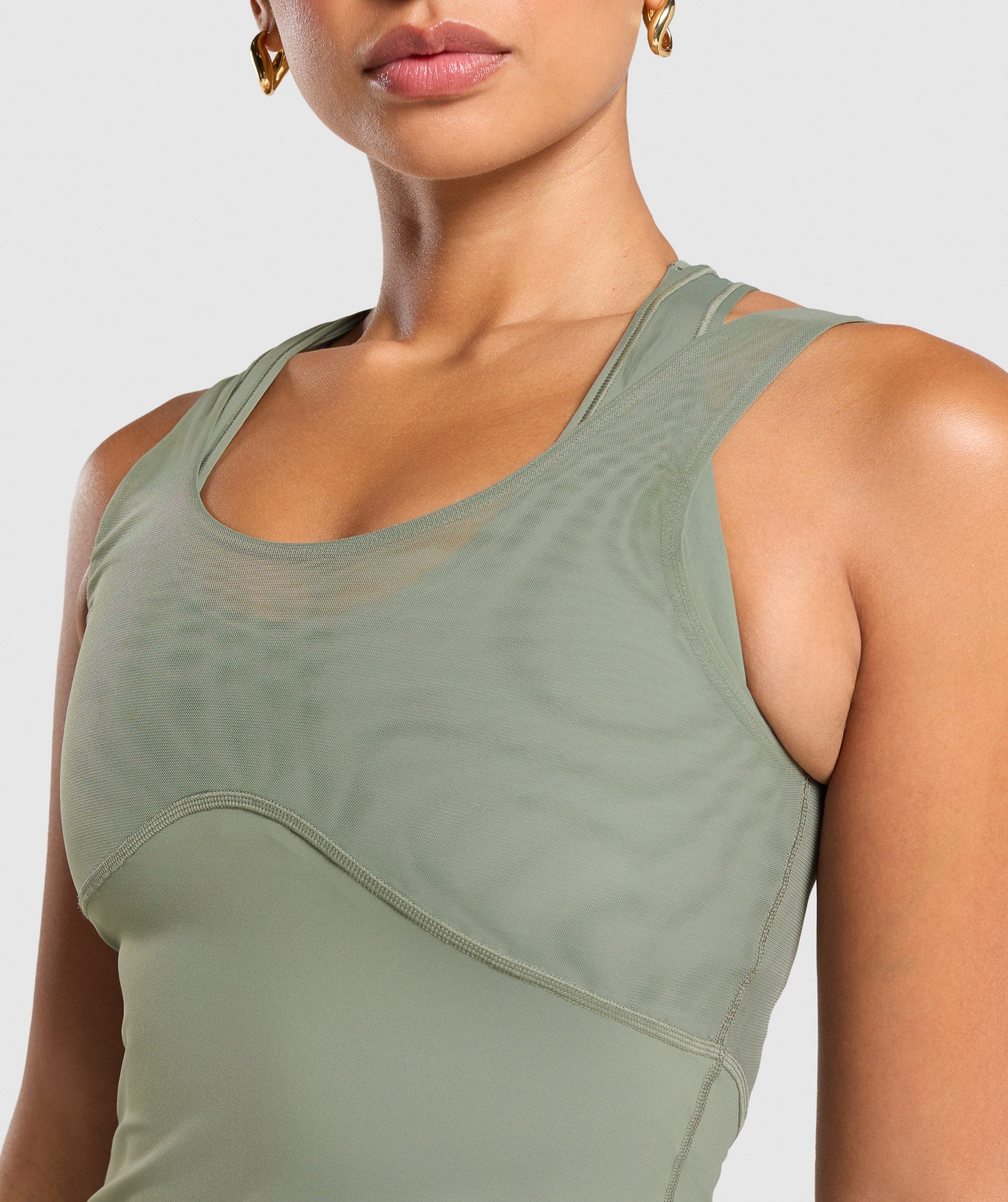 Elevate Tank With Shelf