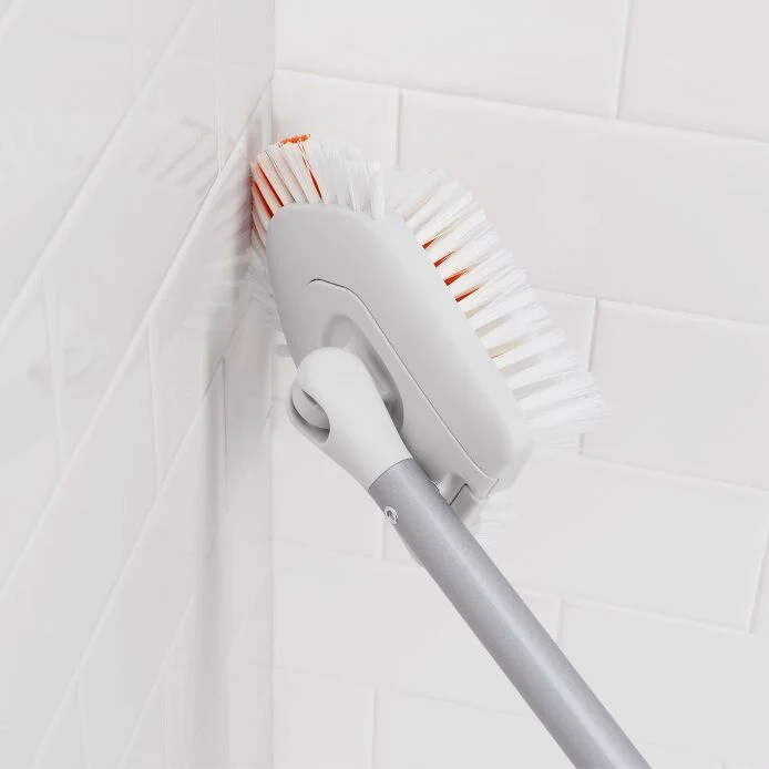 Extendable Tub & Tile Brush
