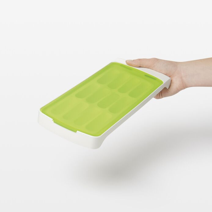 No-Spill Ice Stick Tray