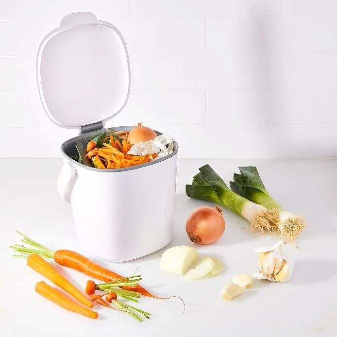 Easy-Clean Compost Bin