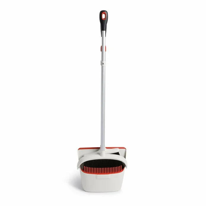 Sweep Set with Extendable Broom