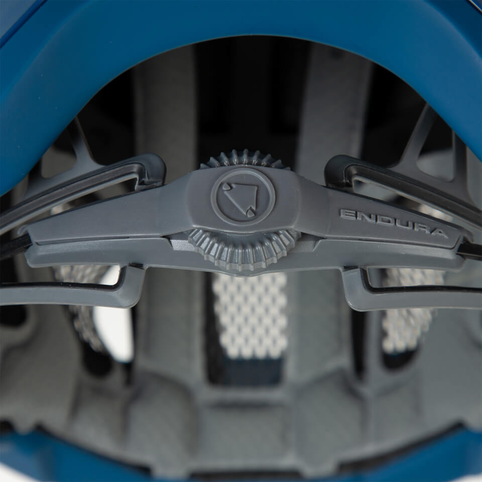 Hummvee Plus MIPS® Helmet - Blueberry - S-M