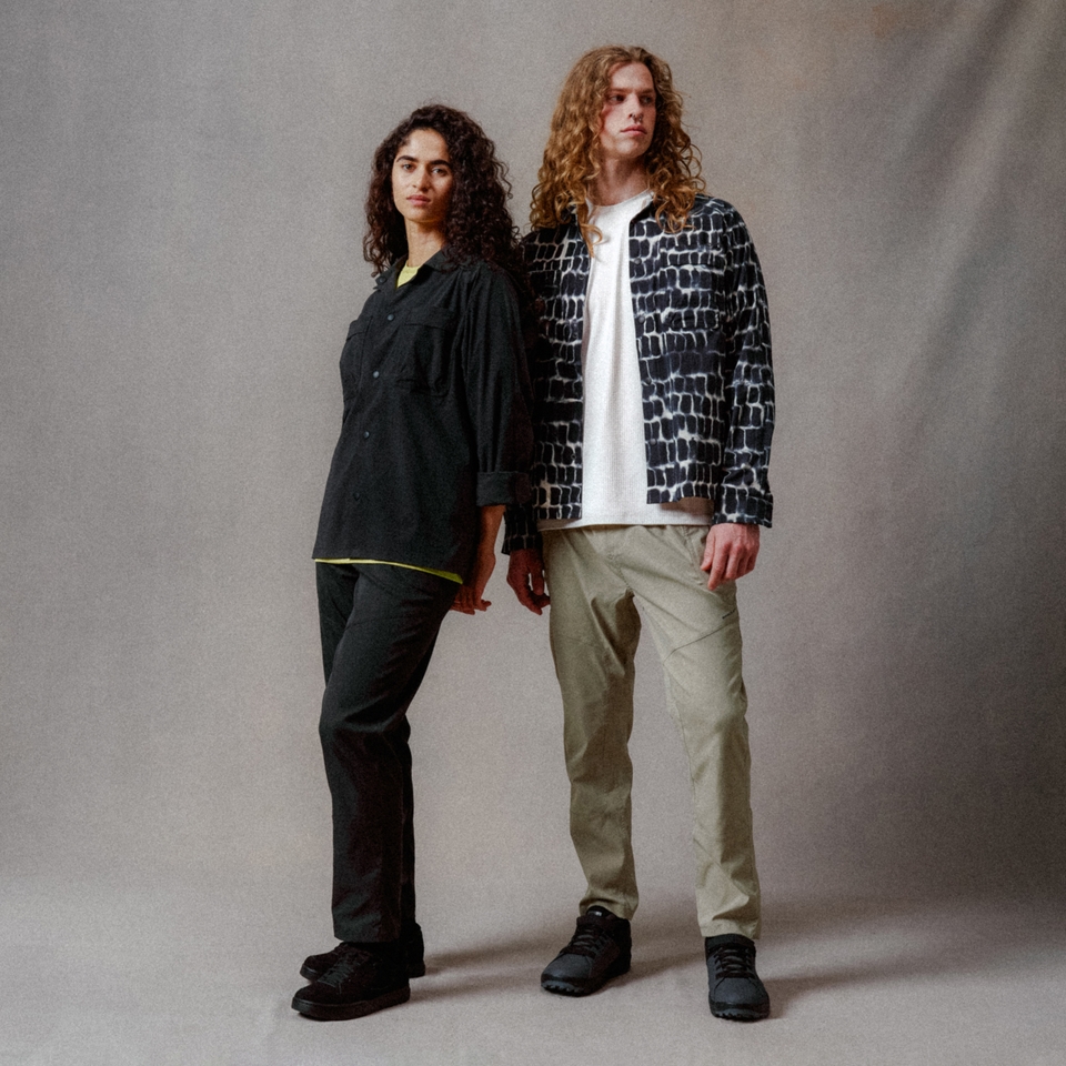 Unisex Adventure Corner Shirt Black Camo - M