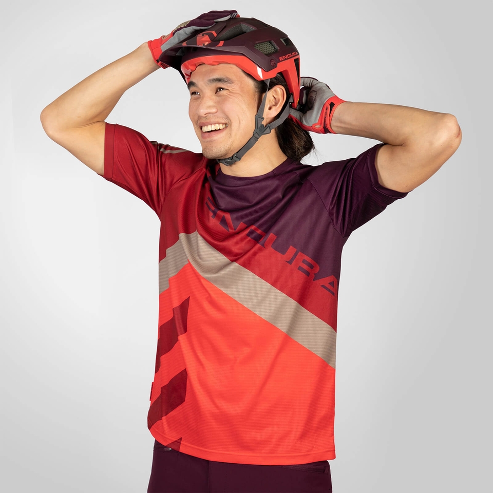 SingleTrack Helmet - Pomegranate - S-M