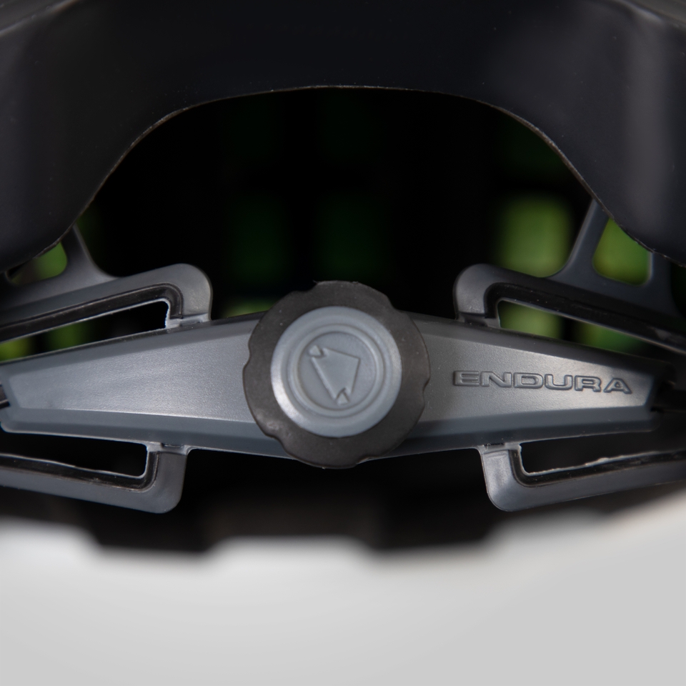 MT500 Full Face MIPS® Helmet - White - S-M