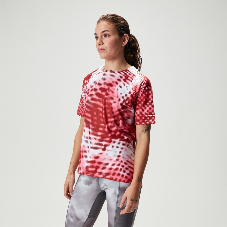 Women's Pixel Cloud Tee Ltd - Pomegranate - L