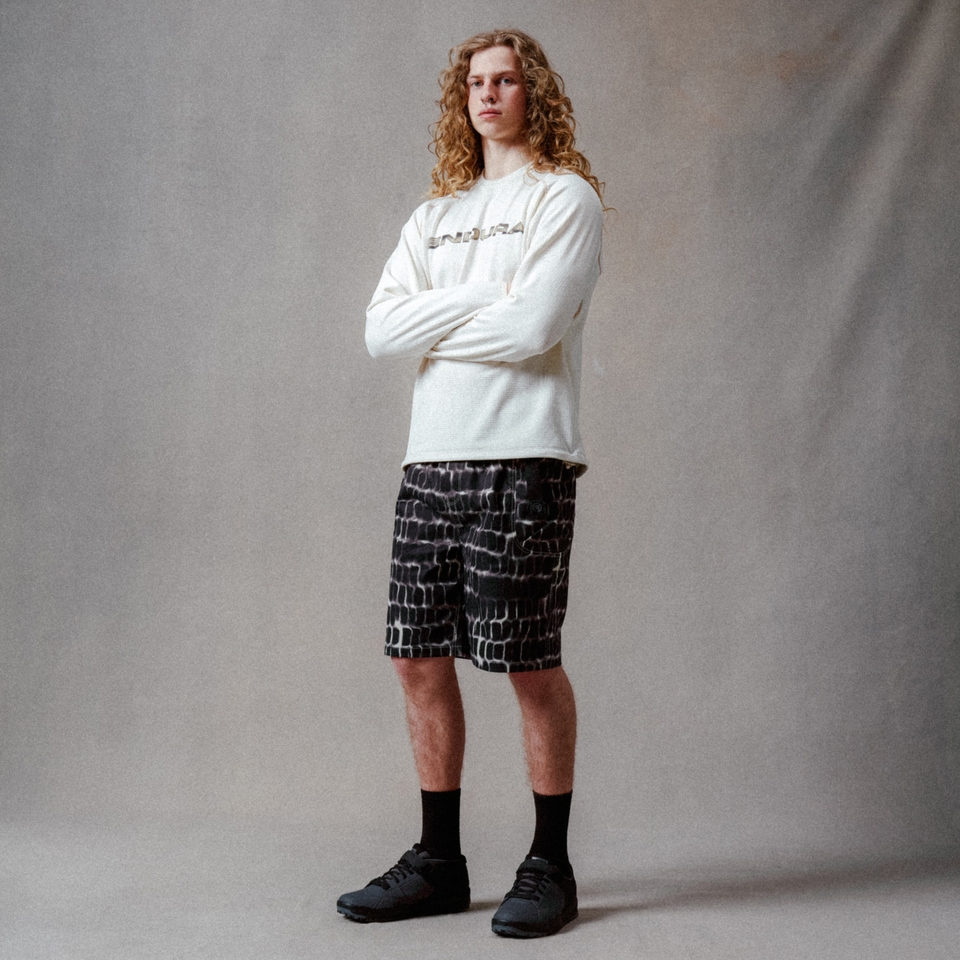 Unisex Corner V Short Black Camo - S