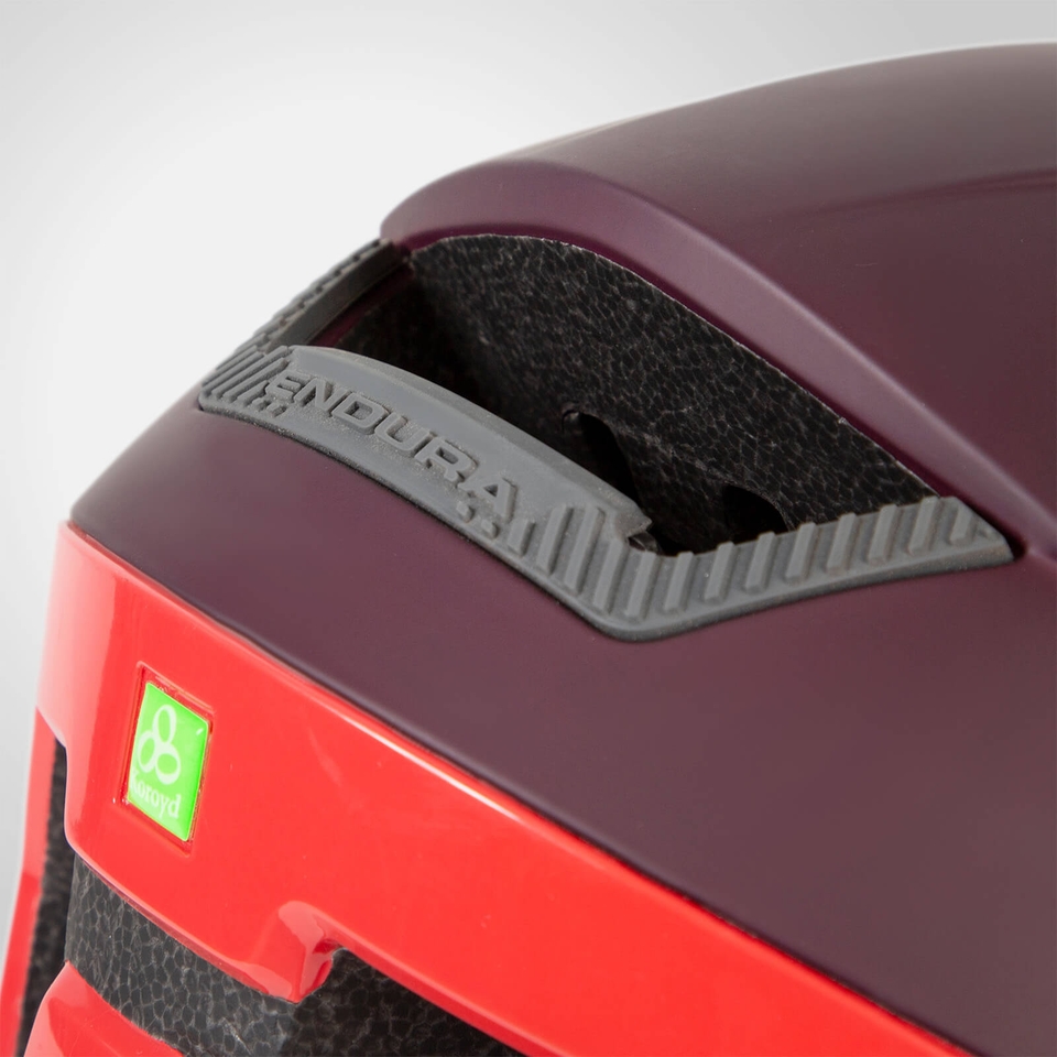 SingleTrack MIPS® Helmet - Pomegranate - S-M