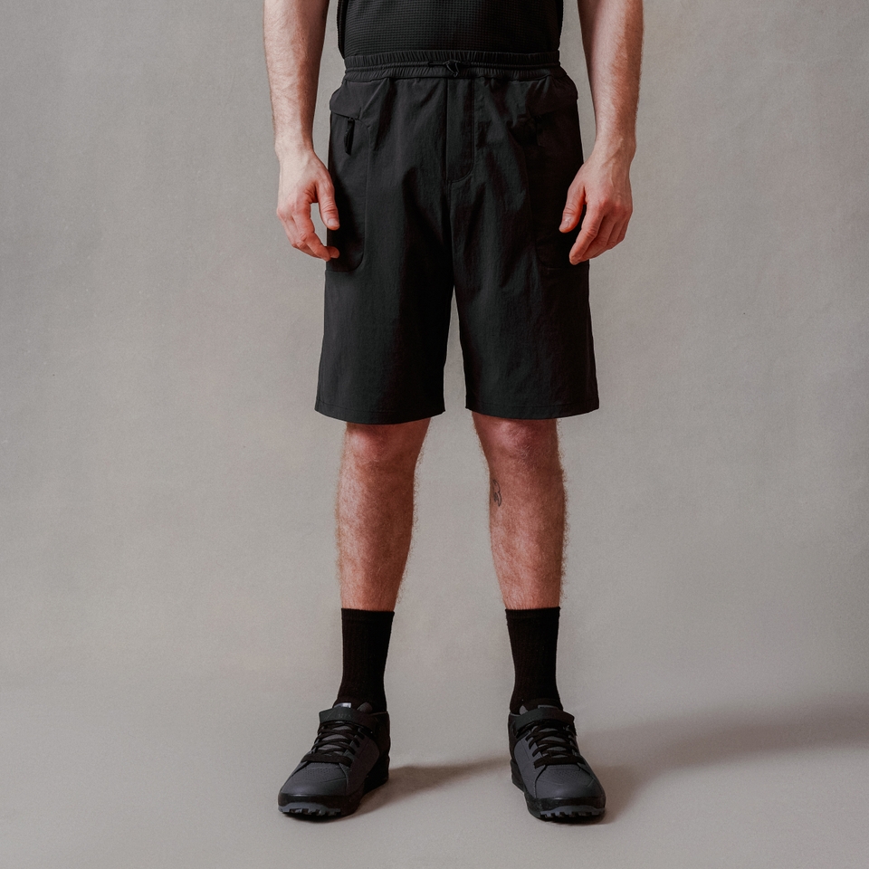 Unisex Corner Short (Liner/Chamois) Black - L