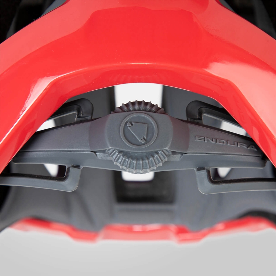 SingleTrack MIPS® Helmet - Pomegranate - S-M