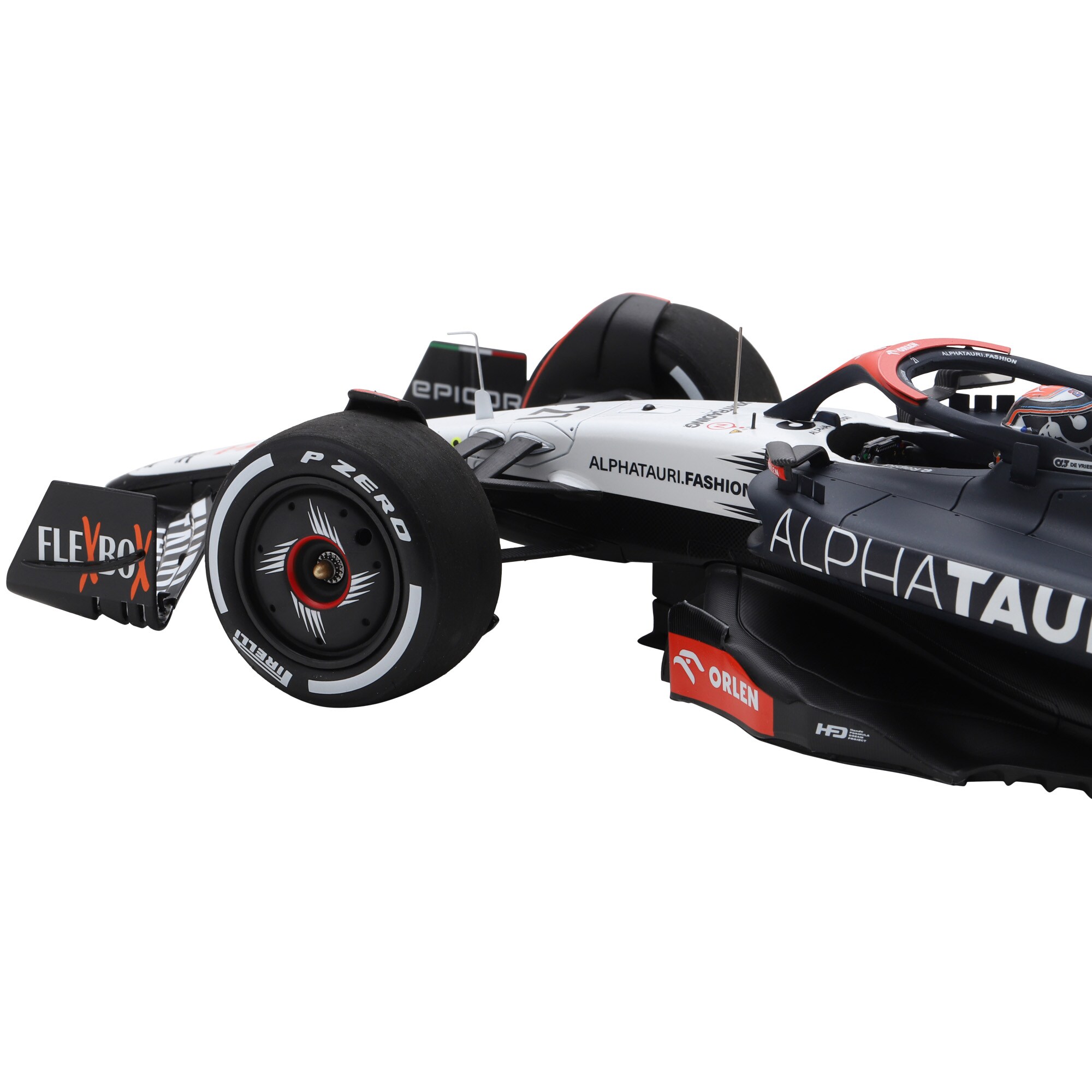 Scuderia AlphaTauri AT03 No.21 - Nyck de Vries 1:18 Model