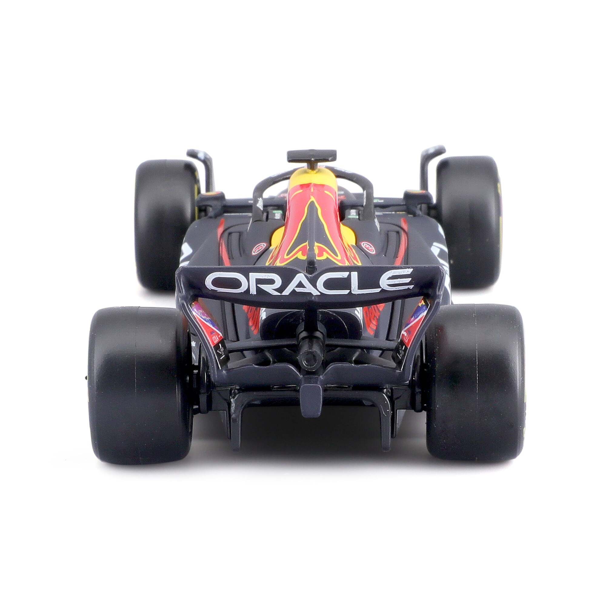 Oracle Red Bull Racing 2022 RB18 No1. Max Verstappen 1:43 Model with Figure