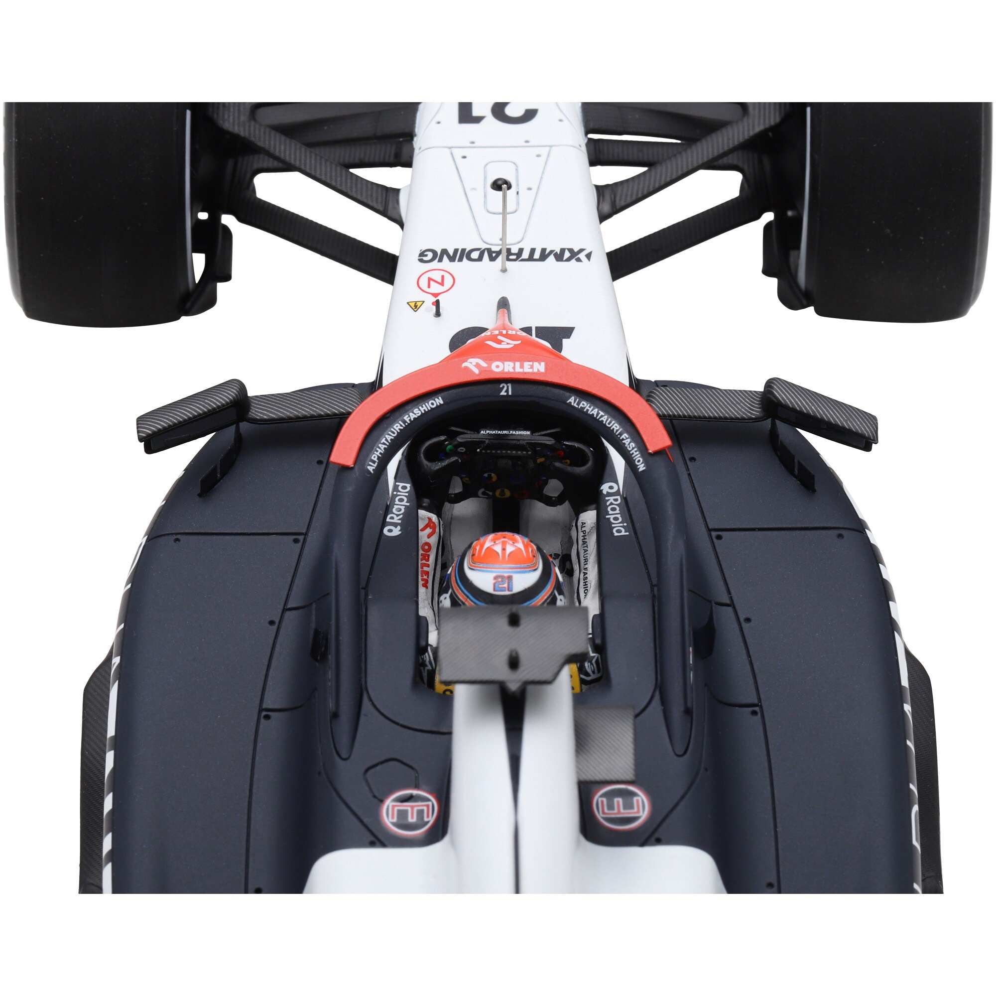 Scuderia AlphaTauri AT03 No.21 - Nyck de Vries 1:18 Model