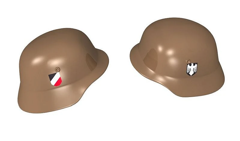 Hełm niemiecki stalowy Stahlhelm. nadrukiem