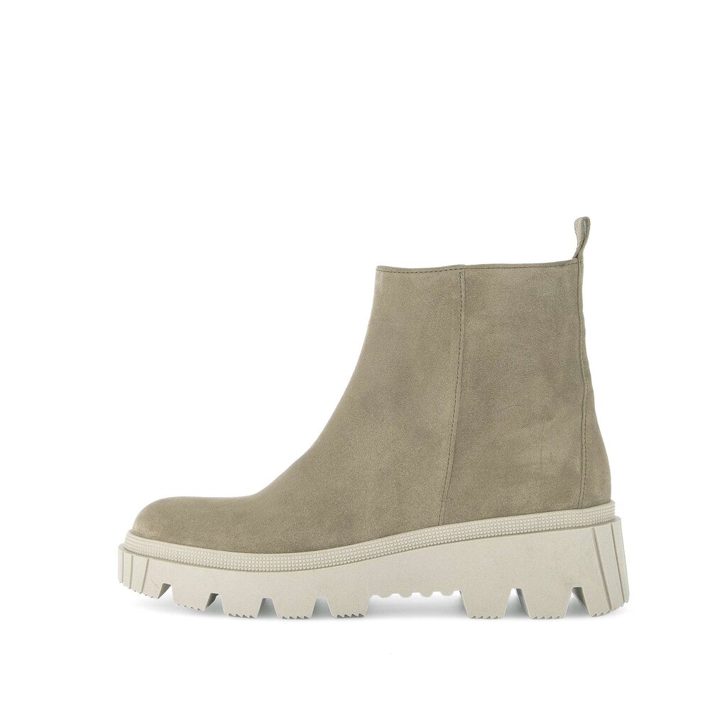 Enkellaarsjes op plateau groen