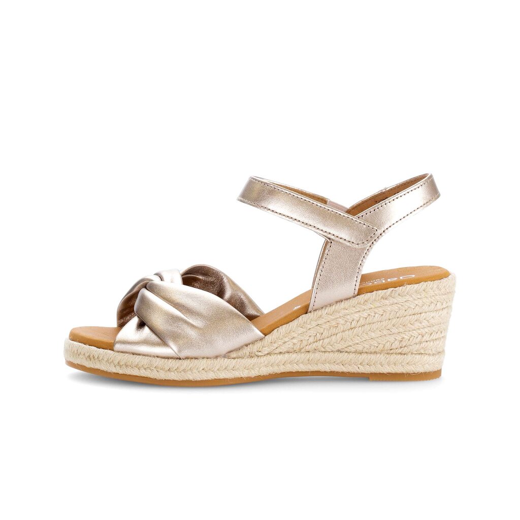 Sandaleno met sleehak goud