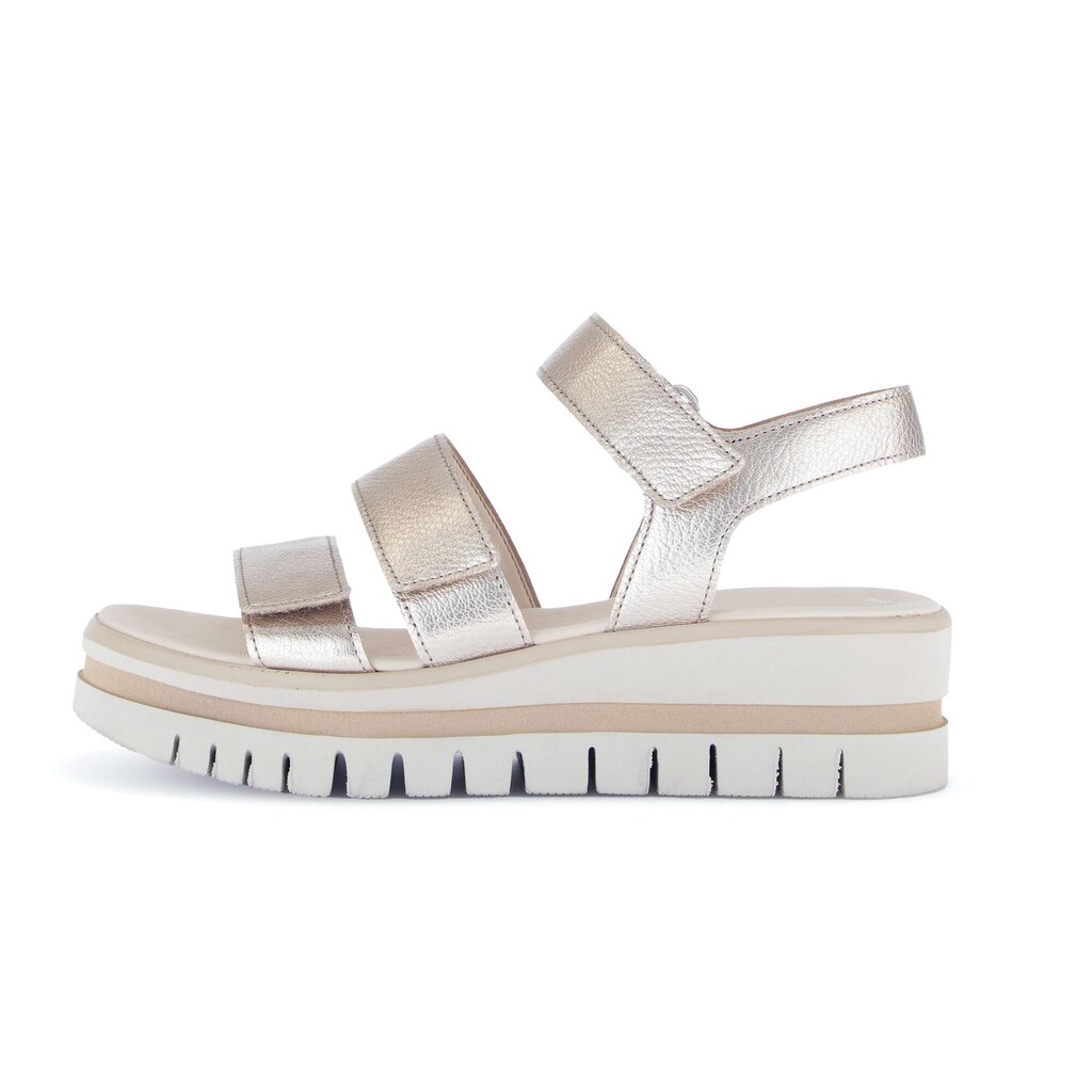 Sandale met plateauzool goud