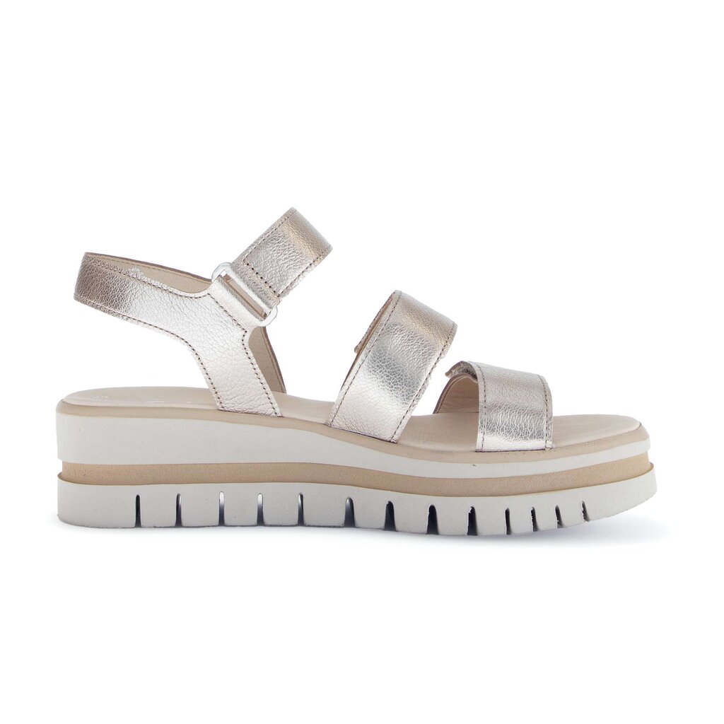 Sandale met plateauzool goud