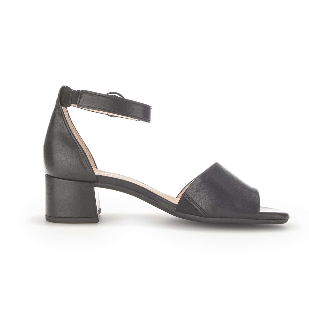 Sandal met riempjes zwart