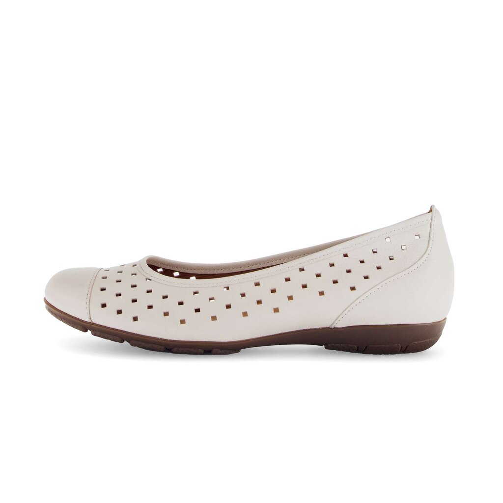 Sportieve ballerina crème