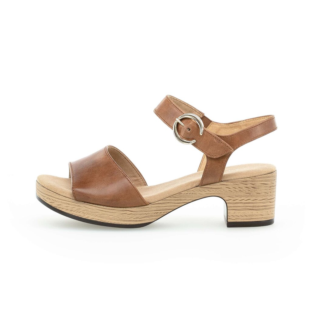 Sandale met plateauzool bruin