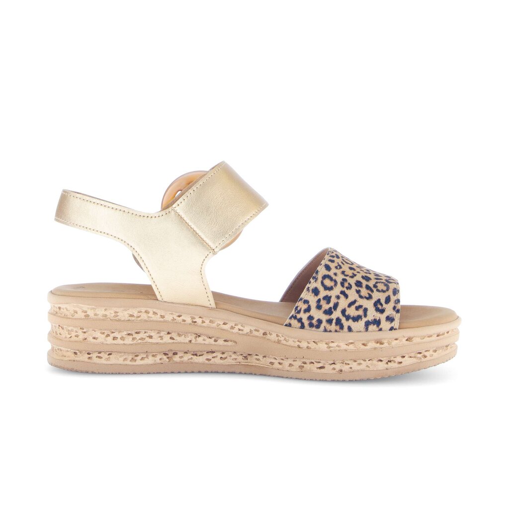 Sandale met plateauzool beige