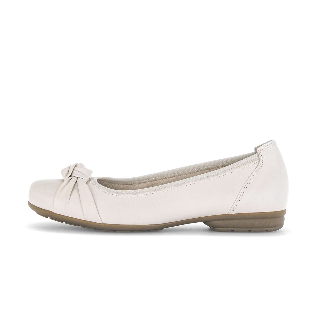 Sportieve ballerina crème