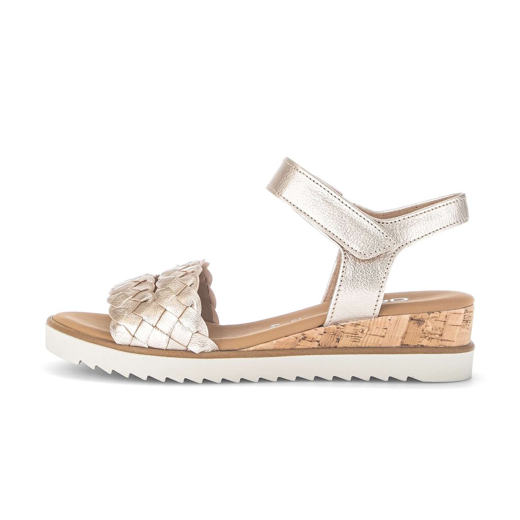 Sandaleno met sleehak goud