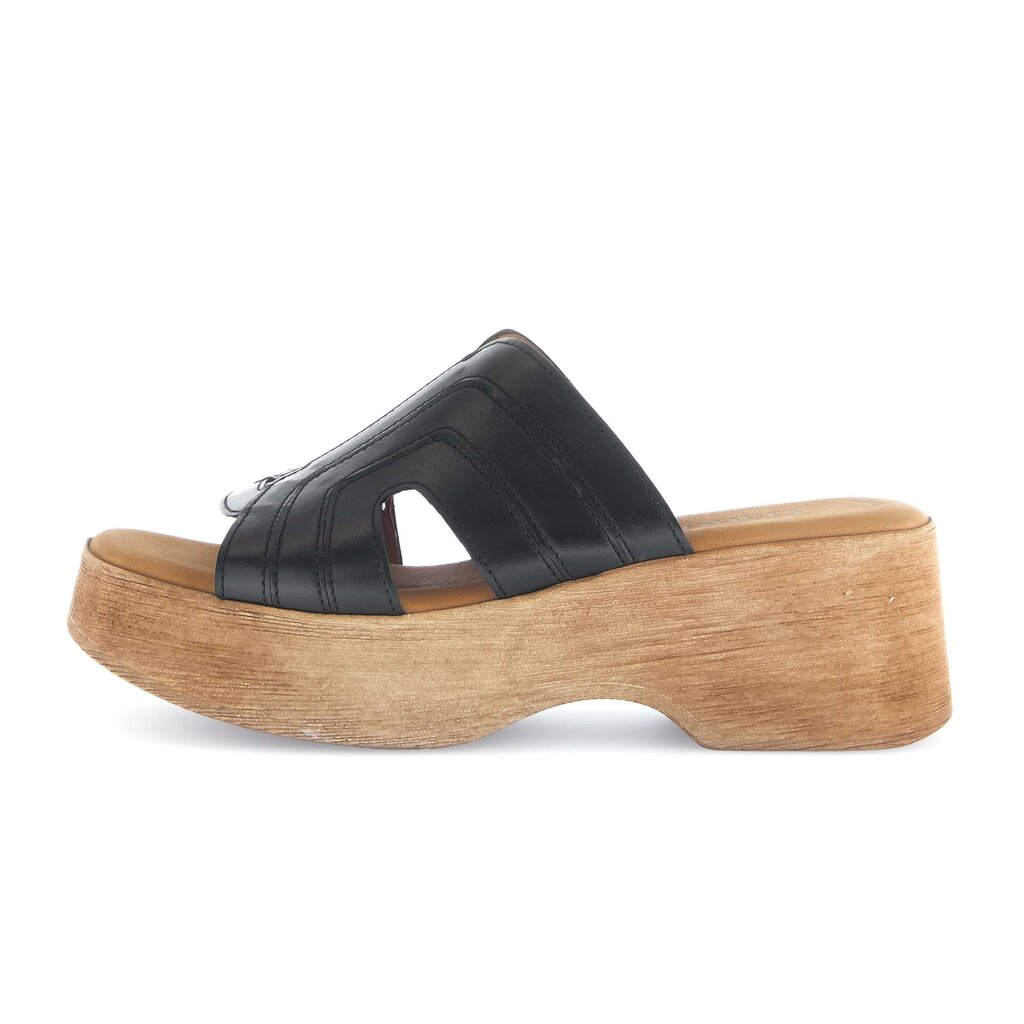 Sandale met plateauzool zwart