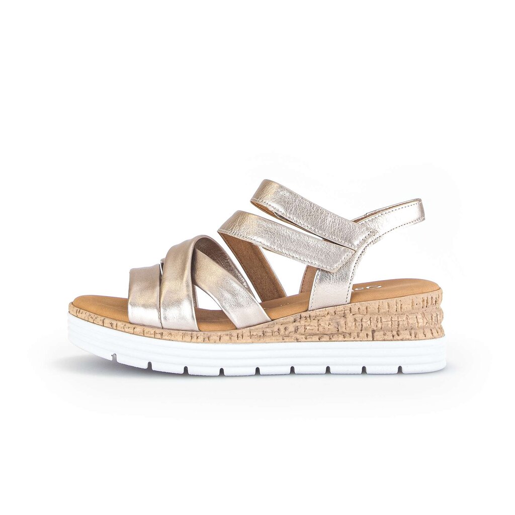 Sandaleno met sleehak goud