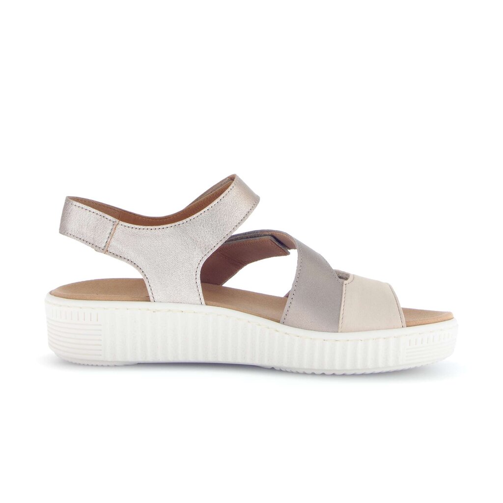 Sandale met plateauzool beige