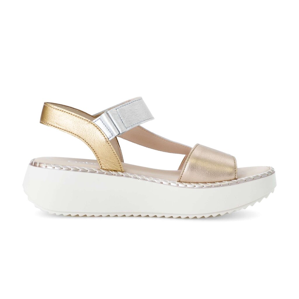 Sandale met plateauzool beige