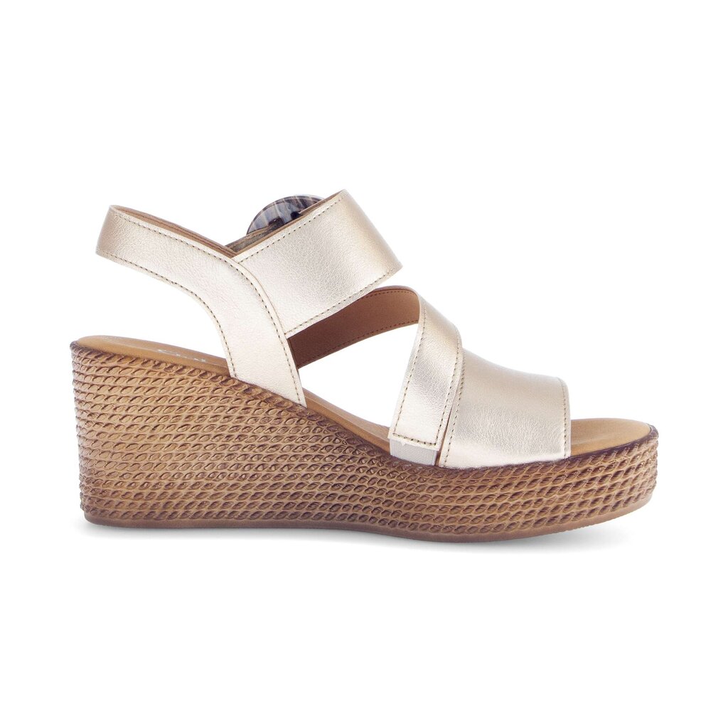 Sandaleno met sleehak goud