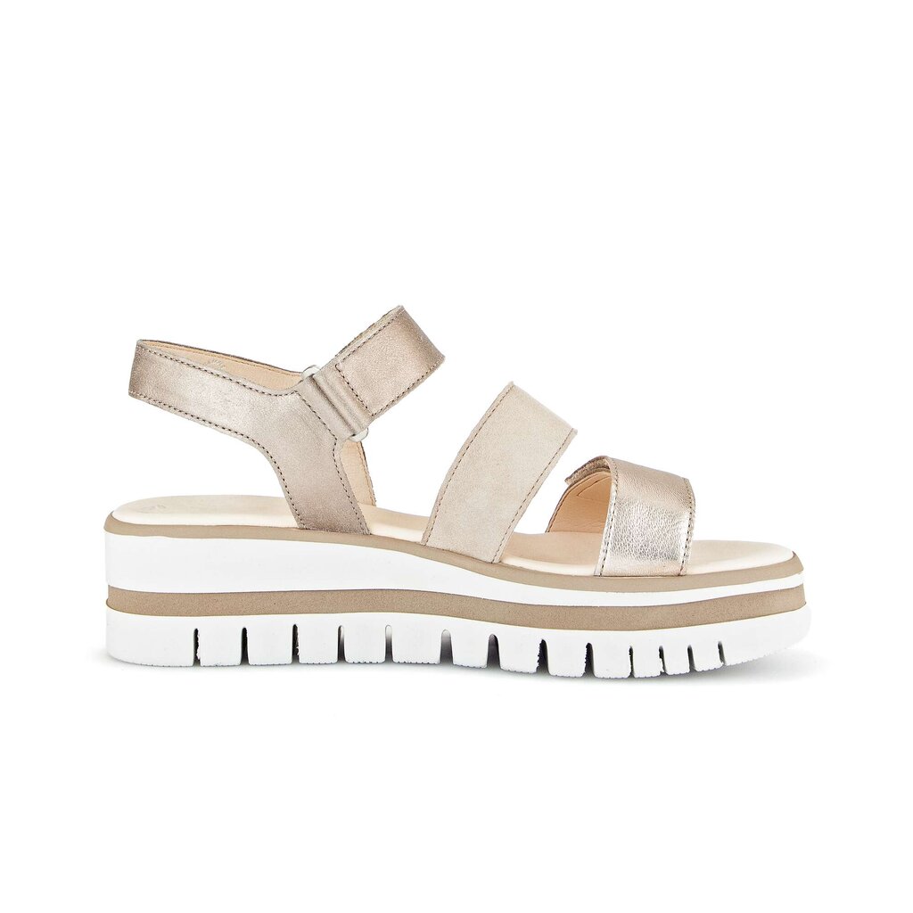 Sandale met plateauzool beige