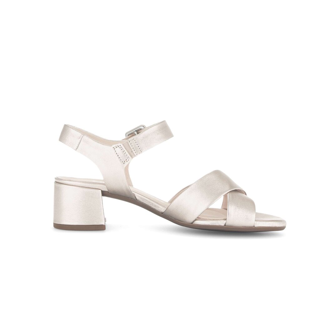 Sandal met riempjes goud