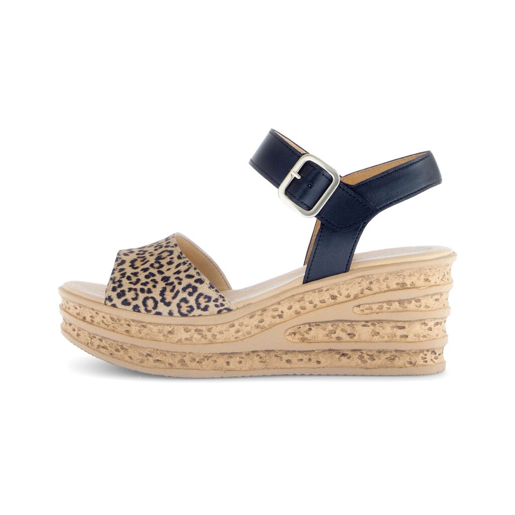 Sandaleno met sleehak beige