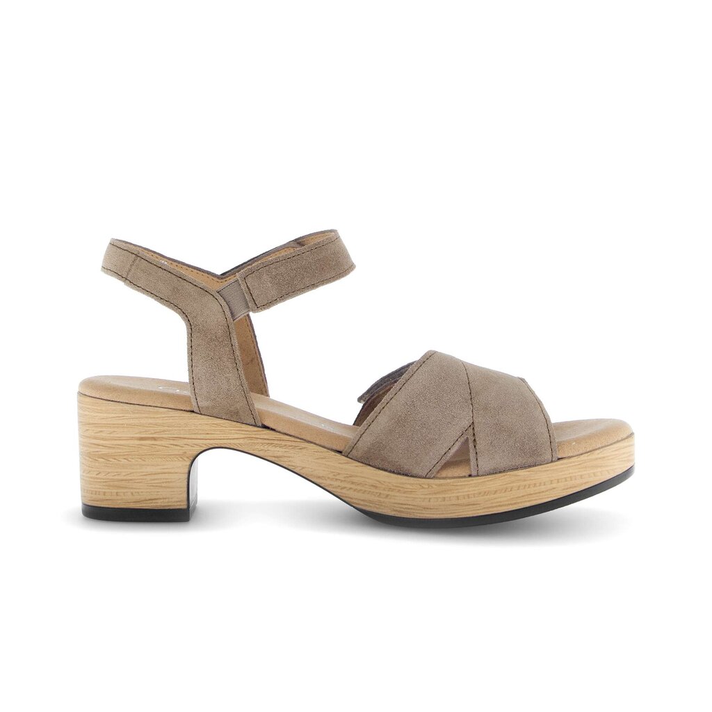 Sandal met riempjes bruin