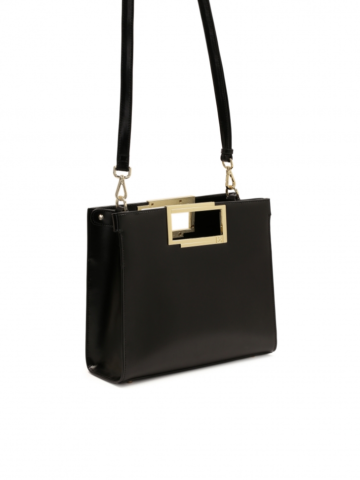 Czarna torebka do ręki z wbudowanym uchwytem