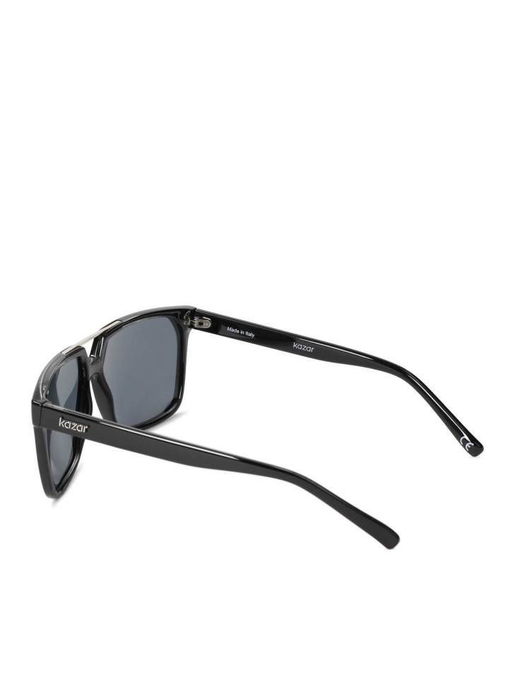 Czarne okulary przeciwsłoneczne