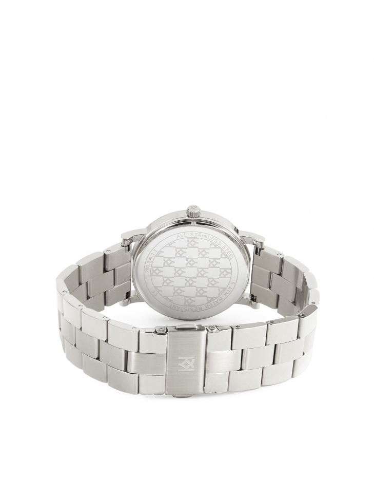 Srebrny zegarek z czarną tarczą