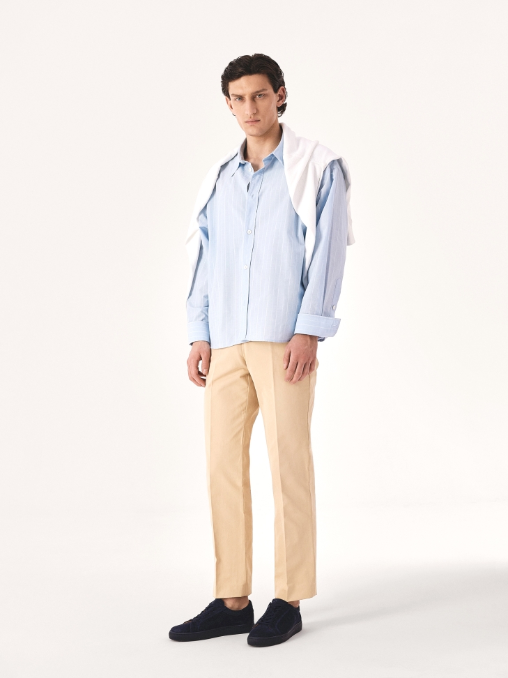 Perforowane przewiewne sneakersy z zamszu