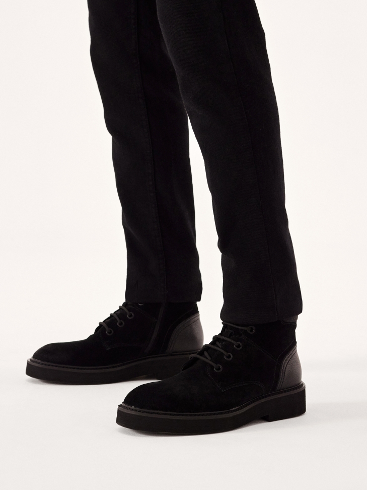 Zamszowe trzewiki męskie ze zdobionym tyłem